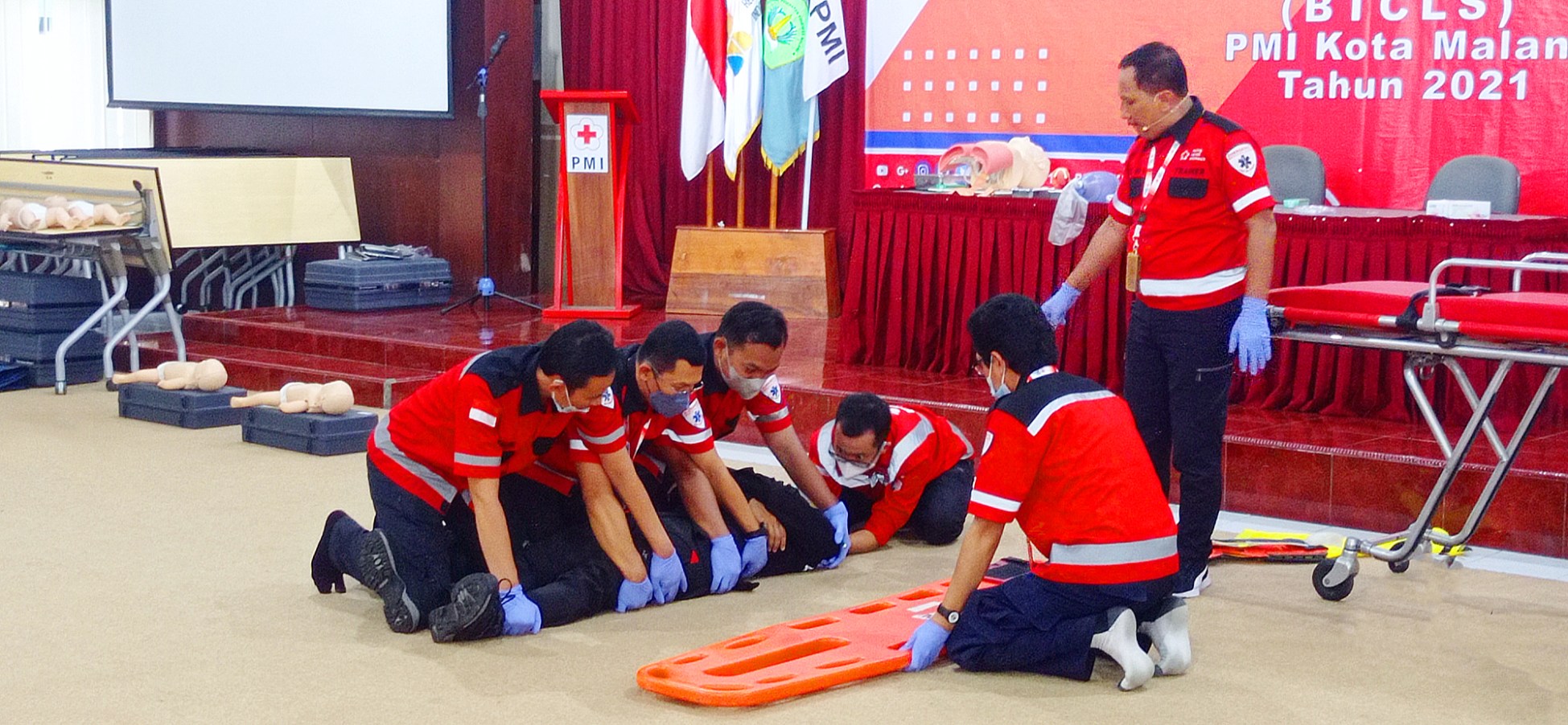 first aid diklat PMI PMR KSR relawan indramayu korps Red Cross Indonesia website